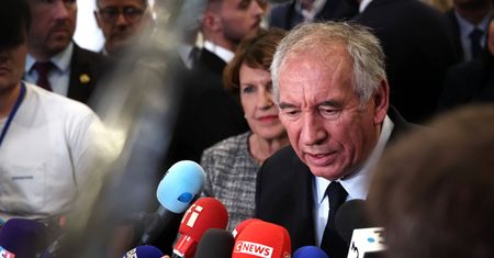 Premier Francji walczy o wotum zaufania. Wynik głosowania przesądzony?