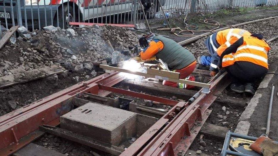 Wrocław. Torowisko na Hallera niegotowe. Tramwaje jeszcze nie wrócą na swoje trasy