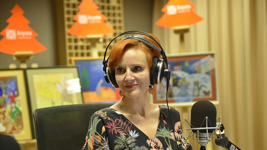 Agnieszka Kunikowska w studiu Programu I Polskiego Radia