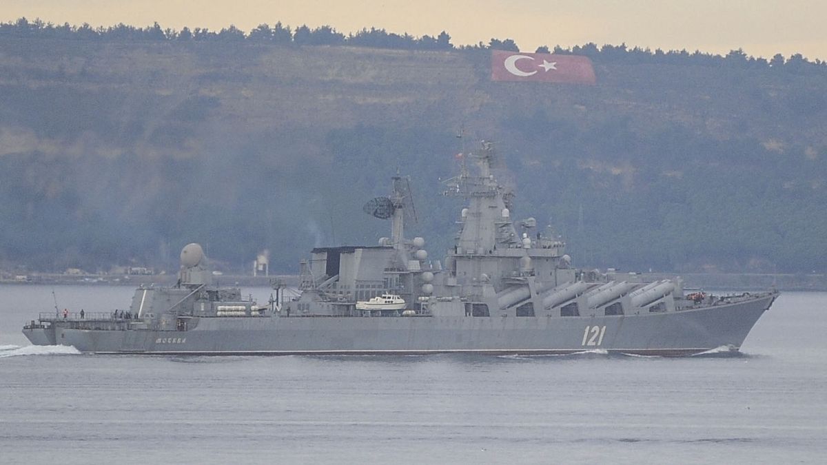 Krążownik rakietowy "Moskwa" zatonął po ostrzale dokonanym przez ukraińską obronę wybrzeża 