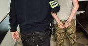 Sieradz: Chciał zablokować drzwi przed policją. Areszt dla dilera i jego poszukiwanej dziewczyny