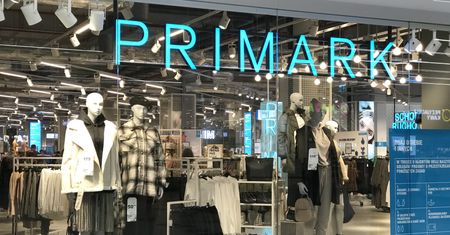 Byliśmy w pierwszym Primarku w Polsce. Klienci: "Jest drożej niż za granicą"