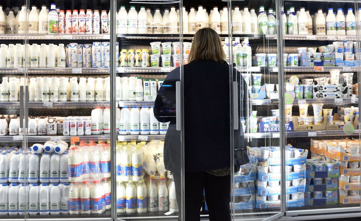 Inflacja w Polsce ostro hamuje w porównaniu z rekordowym lutym