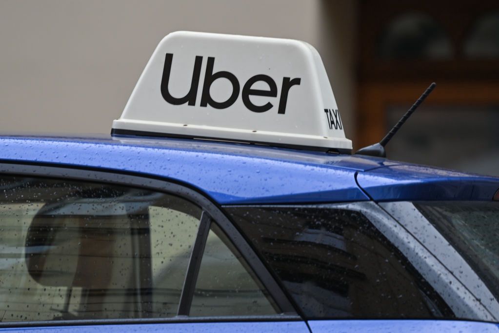 Uber to pay £130m in landmark settlement to Australian taxi drivers