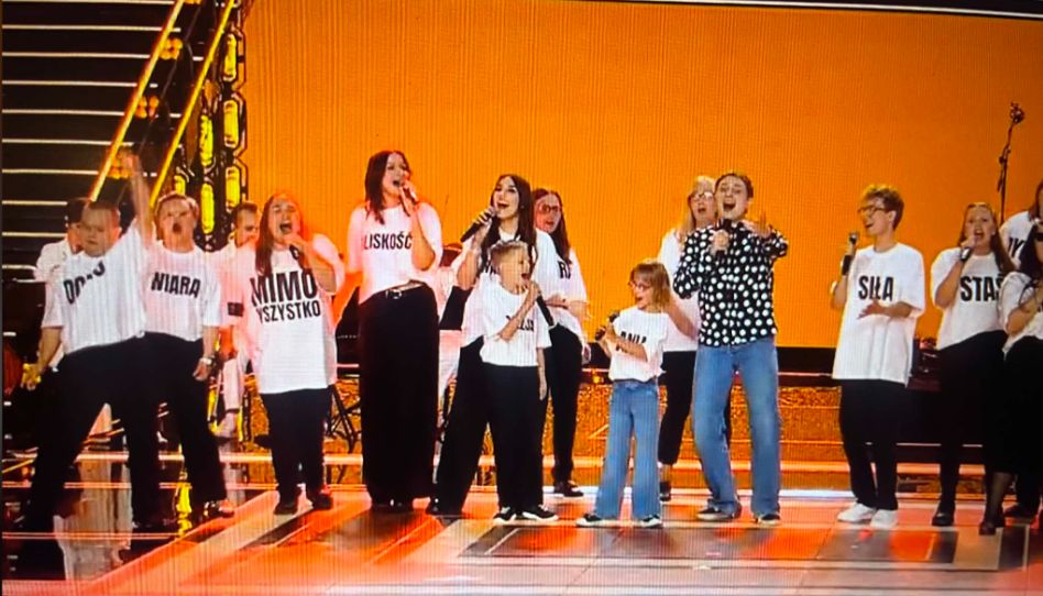 Występ Ralpha Kaminskiego z dziećmi fundacji Anny Dymnej