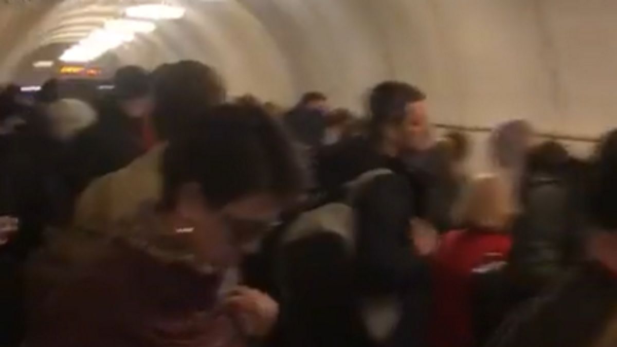 Cywile chowają się w podziemiach