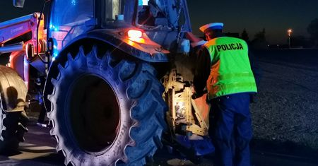 Areszt dla 35-latka, który po pijanemu wjechał ciągnikiem w BMW. Cztery osoby w szpitalu