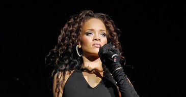 Rihanna znów zagra! W Dubaju
