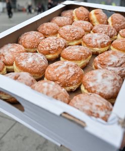 Pączki od szefa. Co z podatkiem?