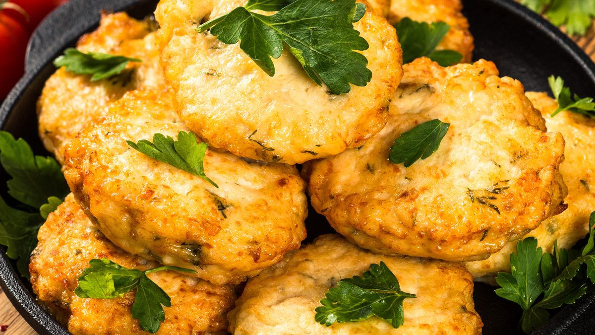 Delikatne kotleciki w cieście sprawdzą się na obiad