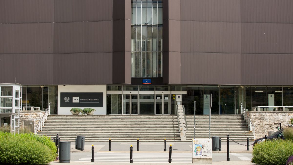 Adam Glapiński dowiódł, że jak lew broni informacji o zarobkach w kierowanej przez siebie instytucji