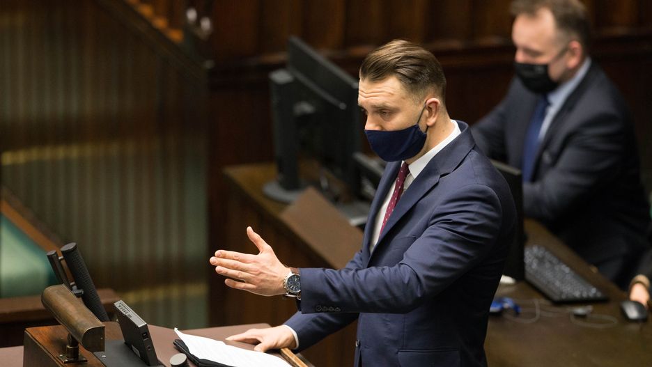 Łukasz Mejza w Sejmie zastąpił Jolantę Fedak. "Szarganie jej dobrego imienia" 