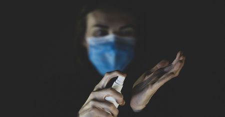 Naukowcy ostrzegają. Tak nie ochronisz się przed zakażeniem