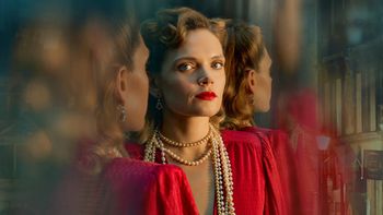 Jej magnetyzm przyciąga przed ekrany. Tymi rolami dotarła na szczyt