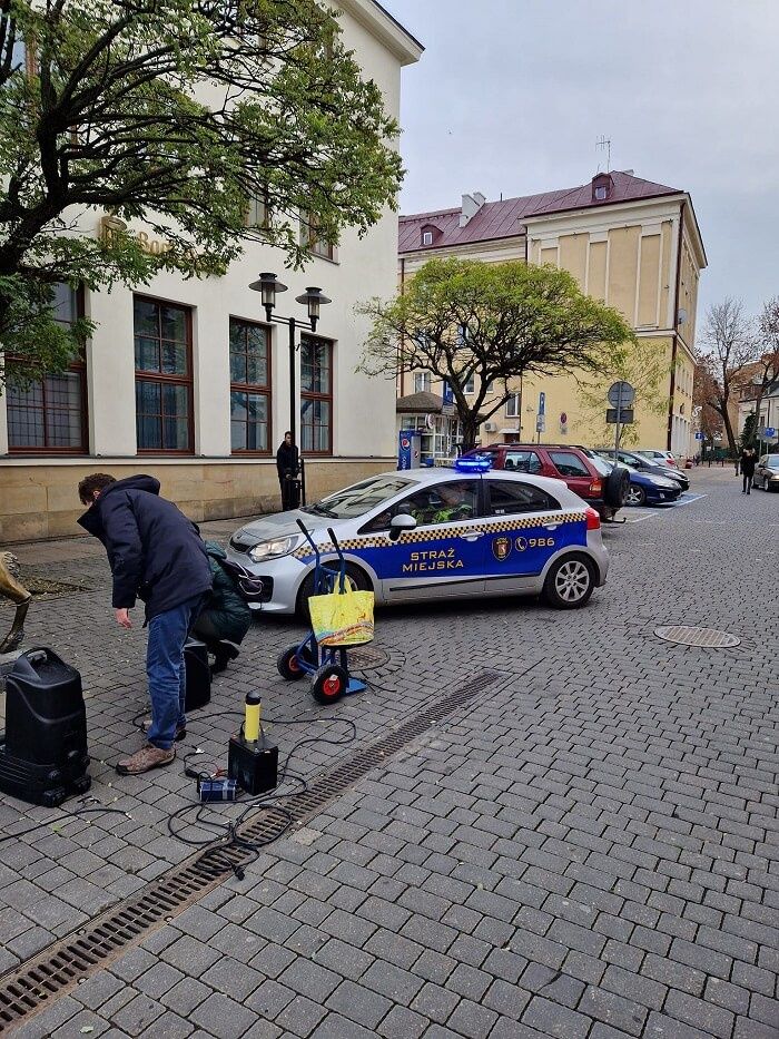 Interwencja Straży Miejskiej do ulicznego grajka na deptaku