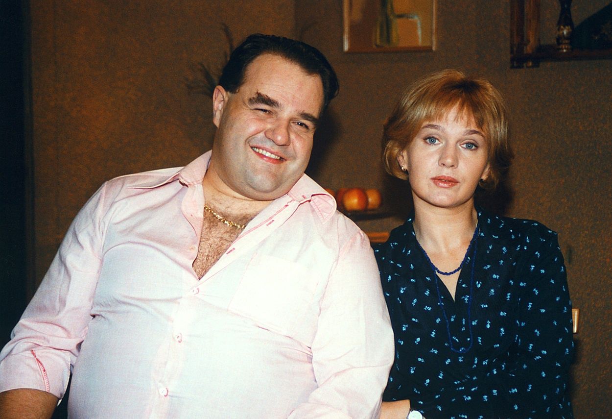 Pilaszewska wcielała się w Alinę Krawczyk, żonę Karola (Cezary Żak)