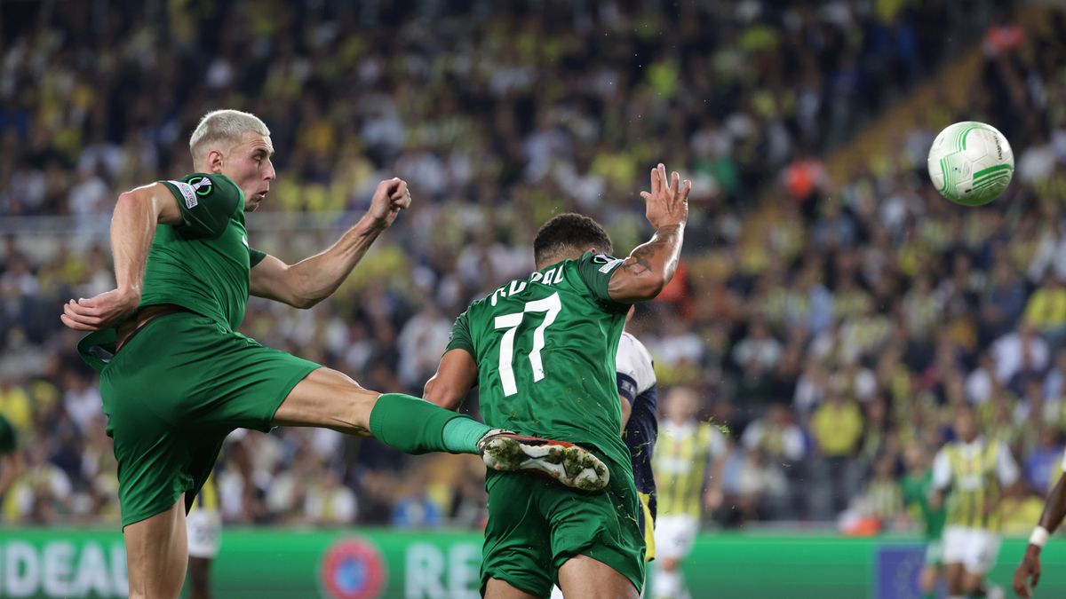 Na zdjęciu po lewej Jakub Piotrowski


