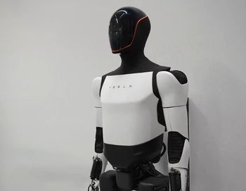 Tesla rozpoczyna produkcję Optimusa. Cel: 20 000 robotów tygodniowo