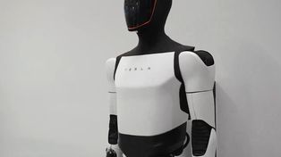 Tesla rozpoczyna produkcję Optimusa. Cel: 20 000 robotów tygodniowo