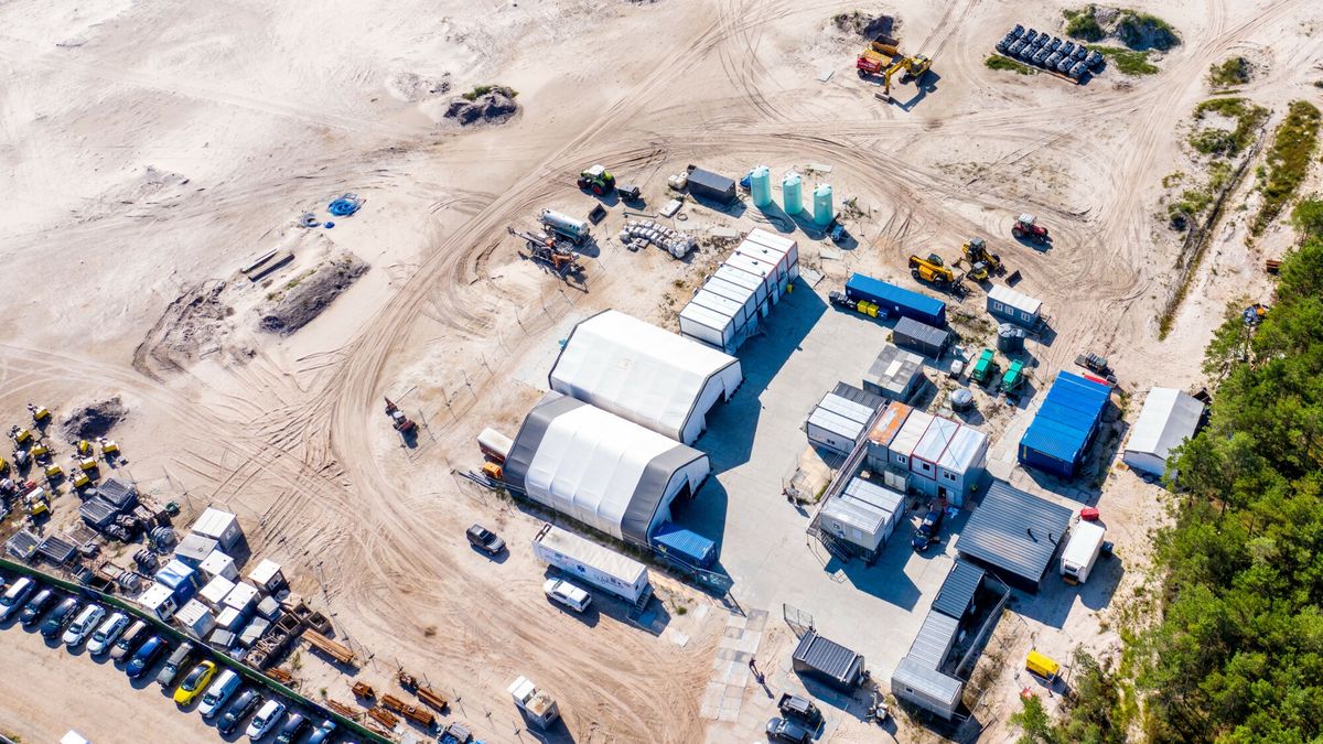 Teren pod budowę elektrowni jądrowej w Lubiatowie, wrzesień 2025