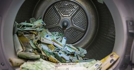 Nieoczekiwany skutek powodzi w Niemczech. Bundesbank "pierze" miliony euro