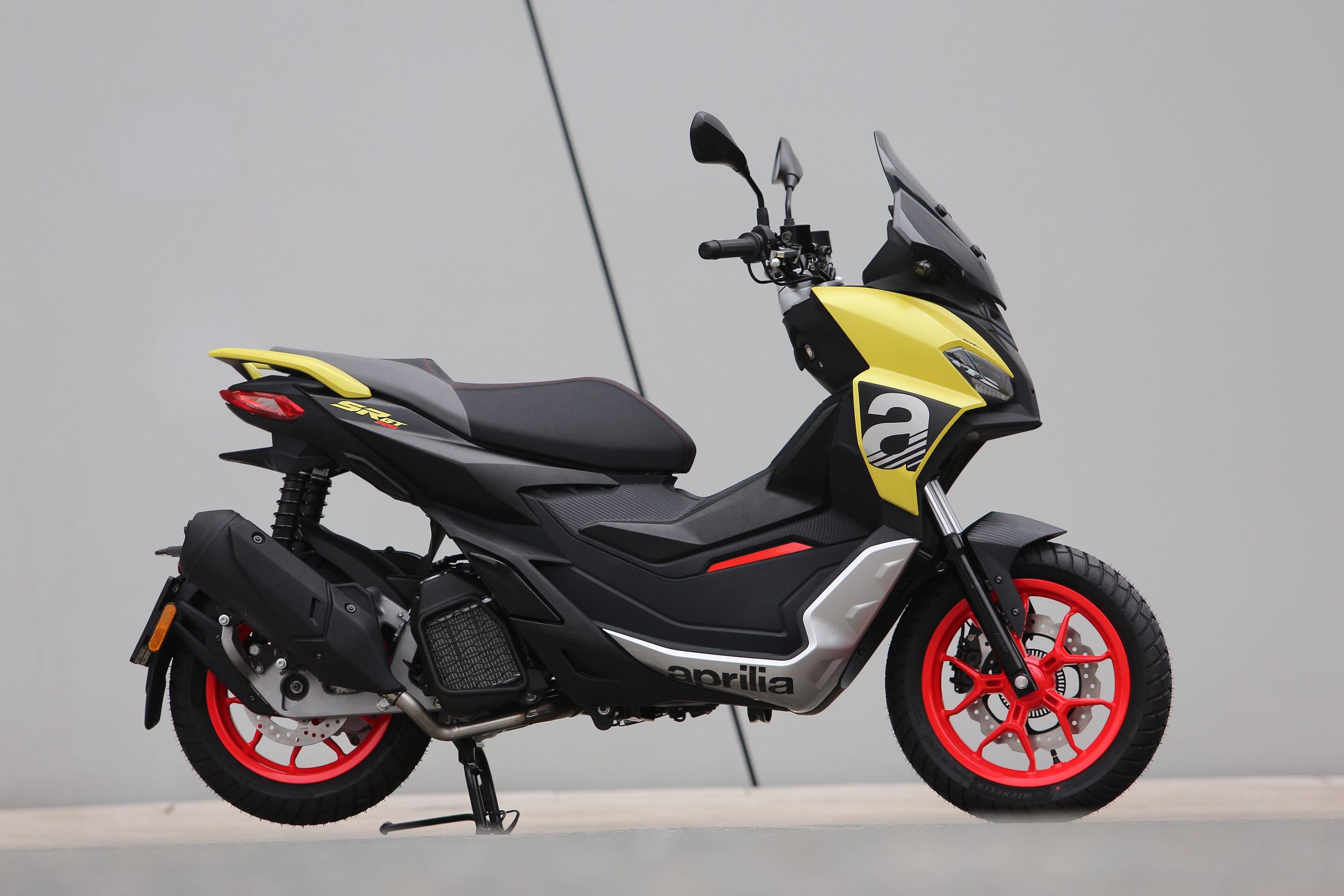 Aprilia SR GT