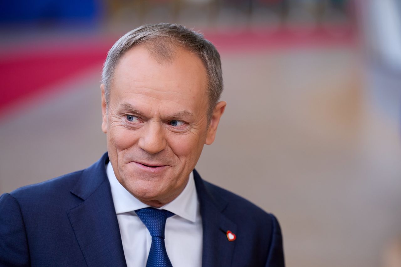 Akcja PiS przed Sejmem. Tusk zabrał glos