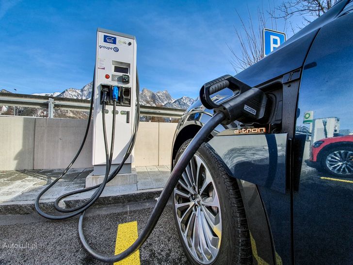 Elektrykiem taniej niż dieslem. Obecnie różnica jest kolosalna
