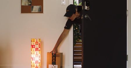 Amazon Key - kurier zostawi paczkę w mieszkaniu pod nieobecność klienta