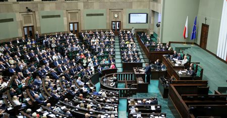 Jak rozsadzą posłów po rozłamie w PiS? Jest 10 wariantów