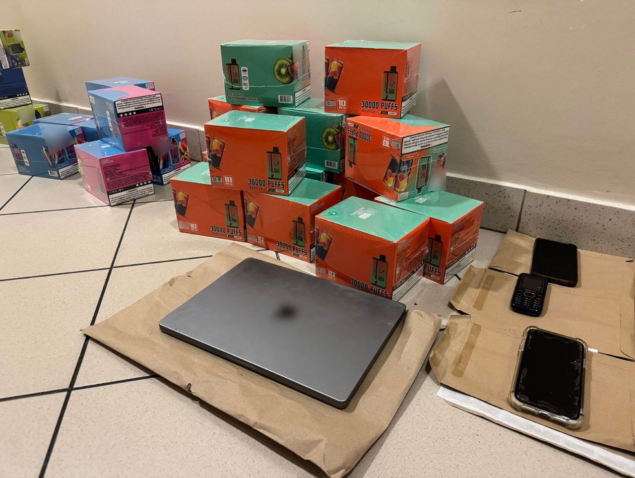 Kraków: Pseudokibice zatrzymani za handel narkotykami. Mieli całą paletę różnych substancji