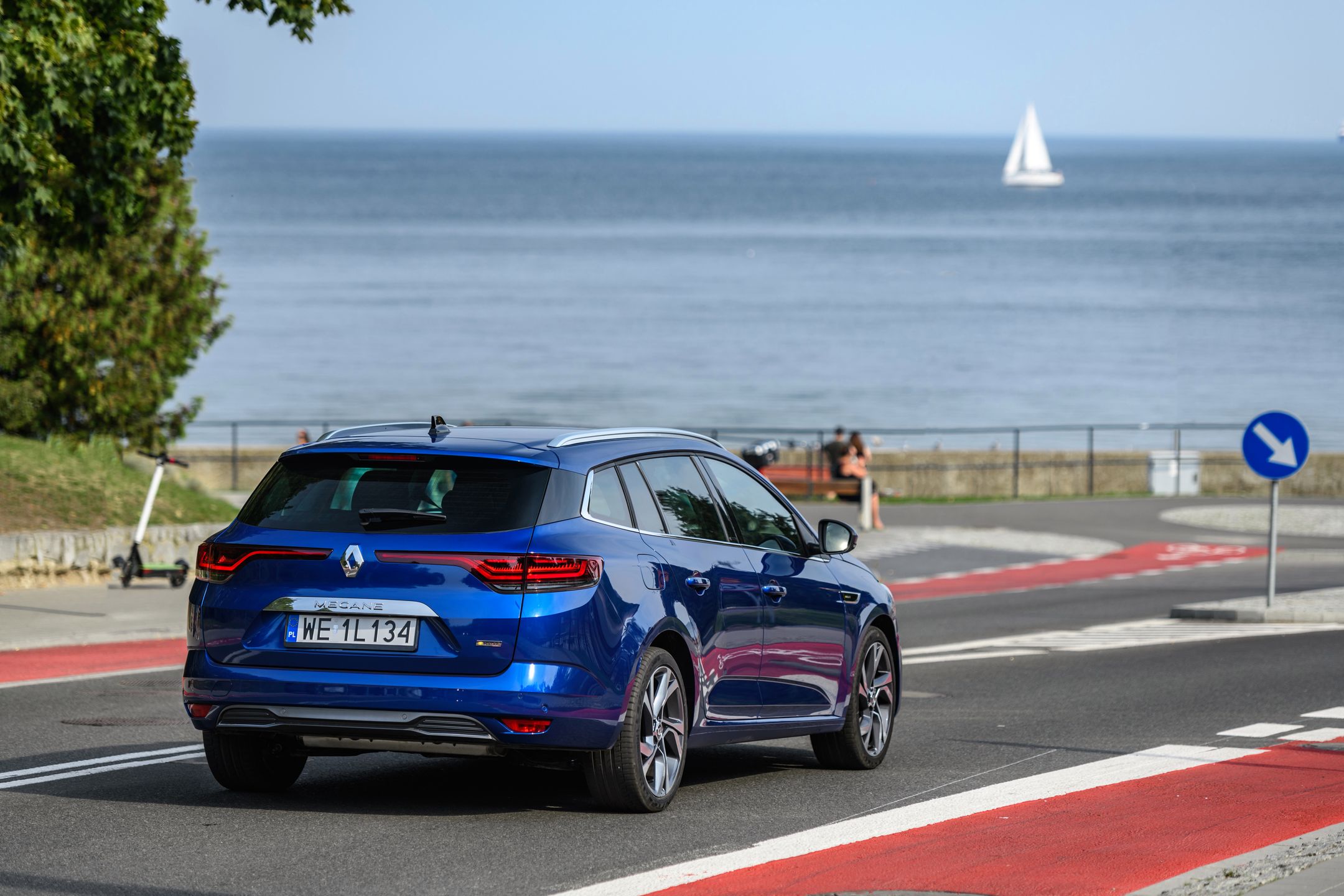 Prezentacja Renault E-Days: Hybrydowa ofensywa Renault 12