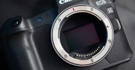 Dyrektor Canona zdradza plany związane z systemem EOS R: filmy 8K na horyzoncie