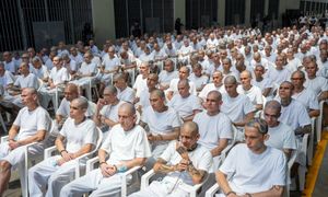 Tak sądzą bandytów. Niewiarygodne zdjęcia z Salwadoru