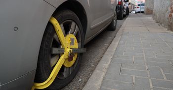 Lublin: Coraz więcej aut w mieście. Na tych ulicach dostajemy najwięcej mandatów za złe parkowanie