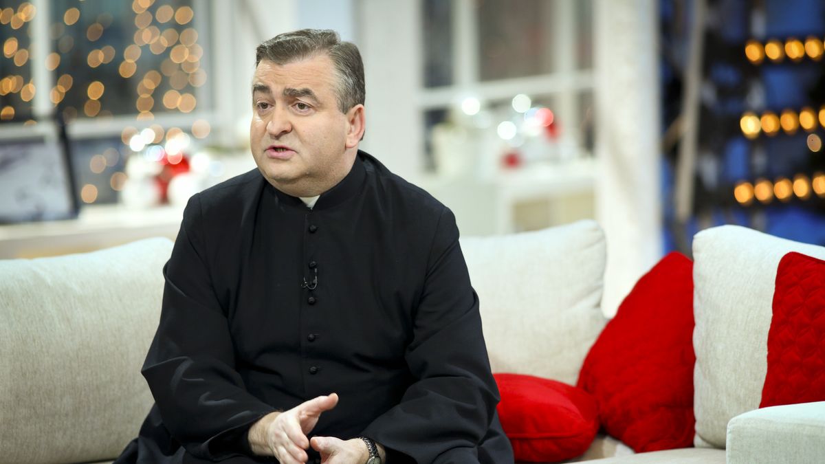 Ks. Bogdan Bartołd uważa, że kolęda to okazja do poznania parafian