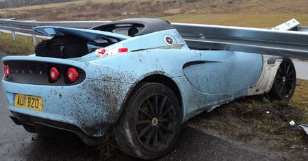 Prasowy Lotus Elise Club Racer rozbity pod Garwolinem
