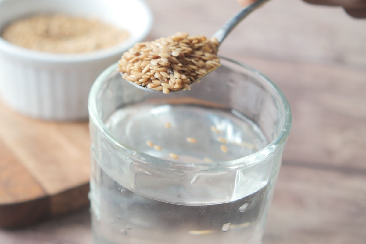 Pij codziennie rano. Jelita pracują sprawniej, brzuch staje się lżejszy