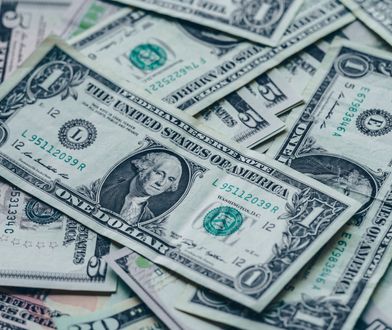 Kuriozalny napad na bank. Ukradł jednego dolara, chciał iść do więzienia