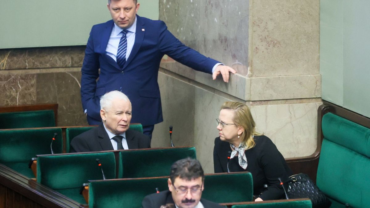 Michał Dworczyk, który był współautorem koalicji na Dolnym Śląsku. Niżej prezes PiS Jarosław Kaczyński