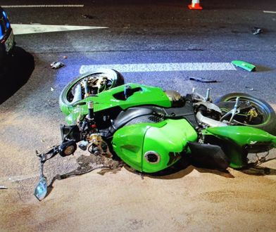 Pijany i bez uprawnień uciekał przed policją. Po wypadku porzucił rannego pasażera