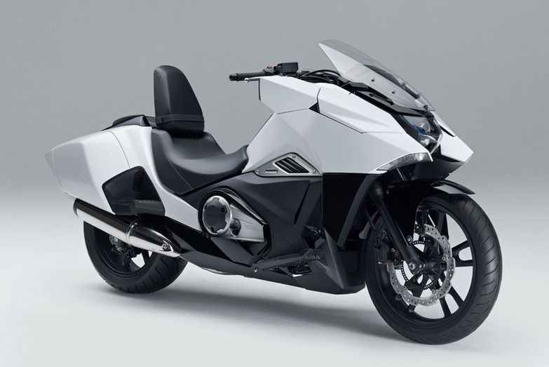 Honda NM4 Vultus w wersji turystycznej: NM4-02