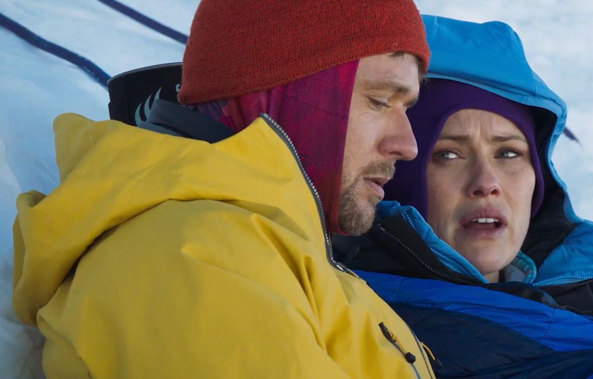 Kadr z filmu "Pod ścianą"
