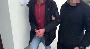 Zatrudnił się w sklepie i już po dwóch dniach dobrał się do sejfu! Nie wiedział, że wszystko nagrywają kamery