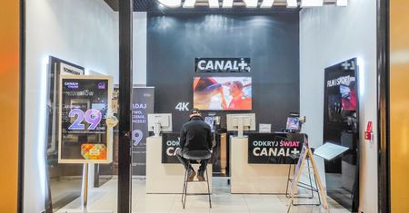 UOKiK uderza w UPC i Canal+. Zwrot opłat i zarzuty