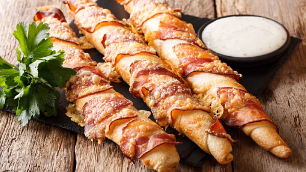 Przepis na skręcony boczek z pewnością przypadnie go gustu tobie, jak i każdemu, kogo poczęstujesz