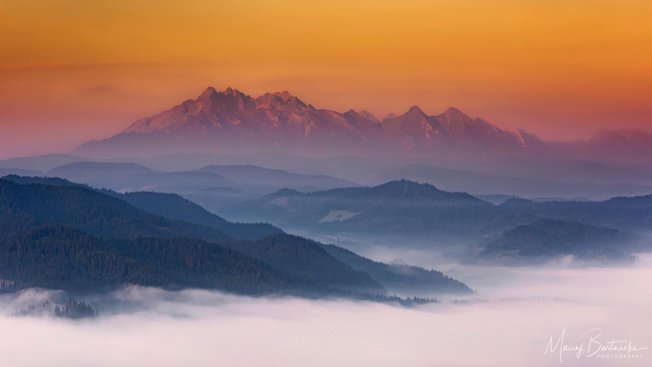 Maciej nie chciałby, żeby fotografia stała się jego źródłem utrzymania. Jak mówi: "Posiadanie innego zawodu i źródła przychodu, w kontekście fotografii, ogranicza niewątpliwie czasowo, daje jednak pewien rodzaj swobody, zwalnia z poczucia konieczności i napięcia".