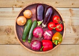 Warzywa i owoce, których nie warto obierać ze skórki