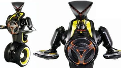 A.M.P. bot świeci, tańczy i jeździ za tobą, grając twoje ulubione hity 1