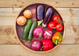 Warzywa i owoce, których nie warto obierać ze skórki